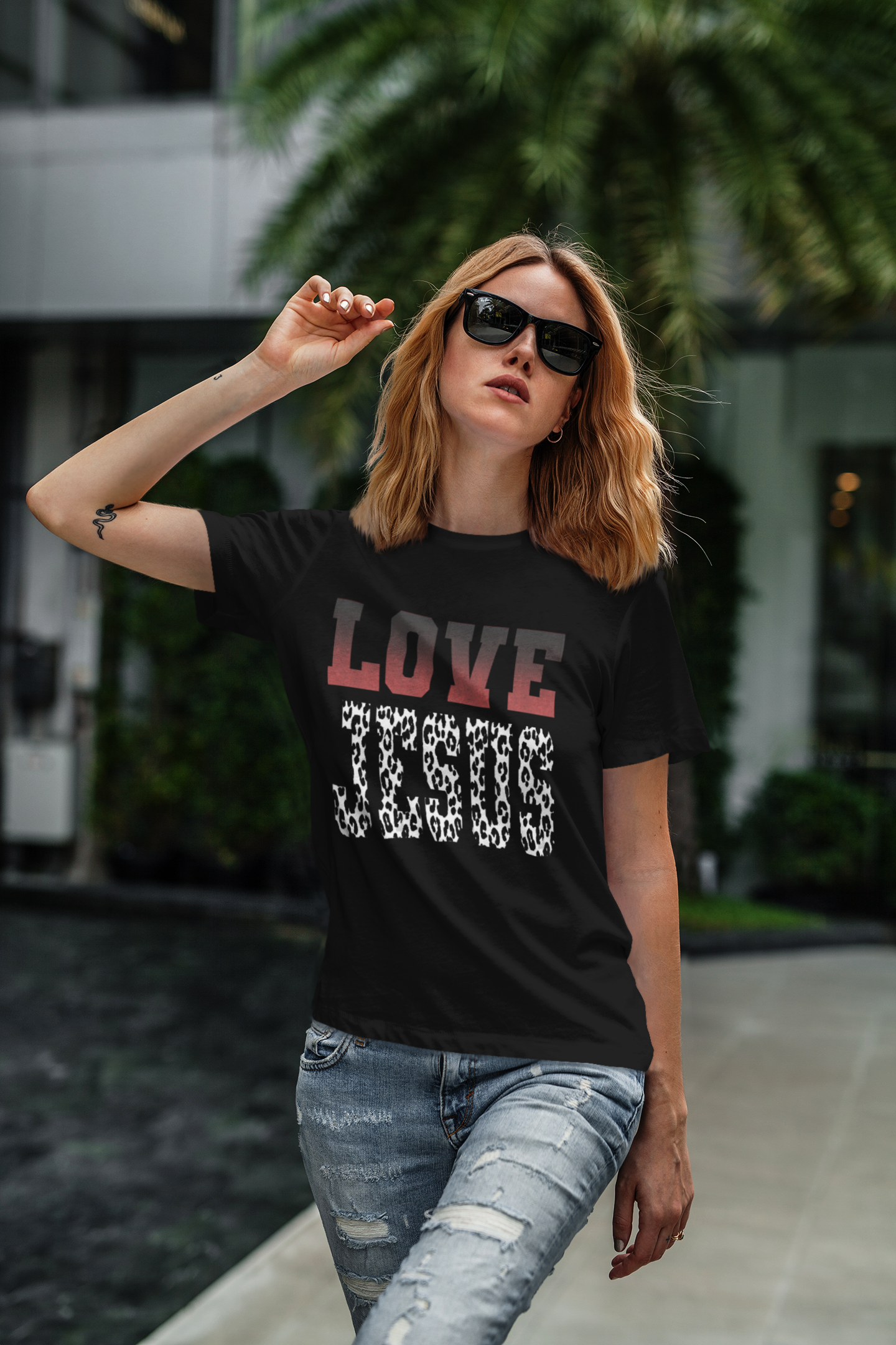 Love Jesus